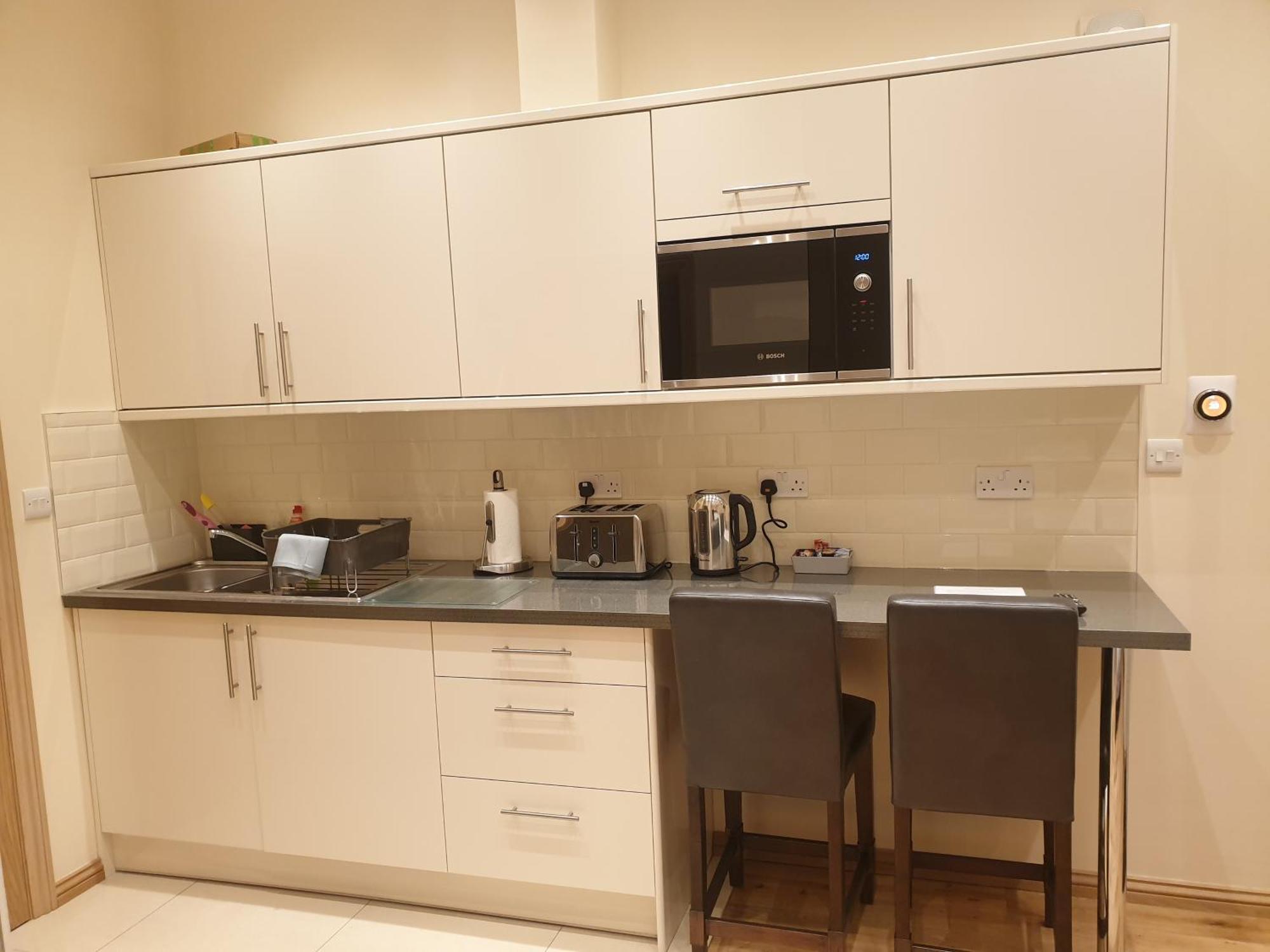 London Luxury Apartments 3 Bedroom Sleeps 8 With 3 Bathrooms 4 Mins Walk To Tube Free Parking Ilford Eksteriør bilde