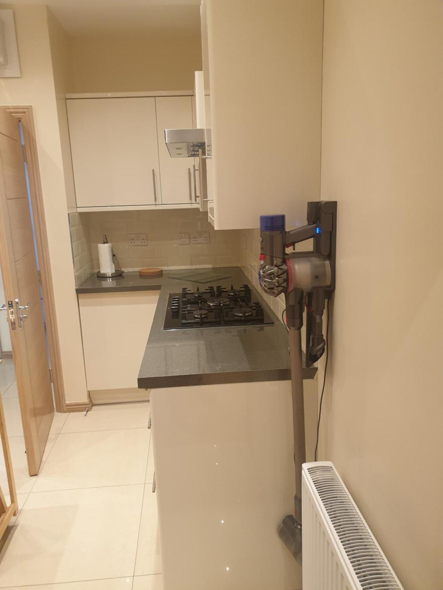 London Luxury Apartments 3 Bedroom Sleeps 8 With 3 Bathrooms 4 Mins Walk To Tube Free Parking Ilford Eksteriør bilde