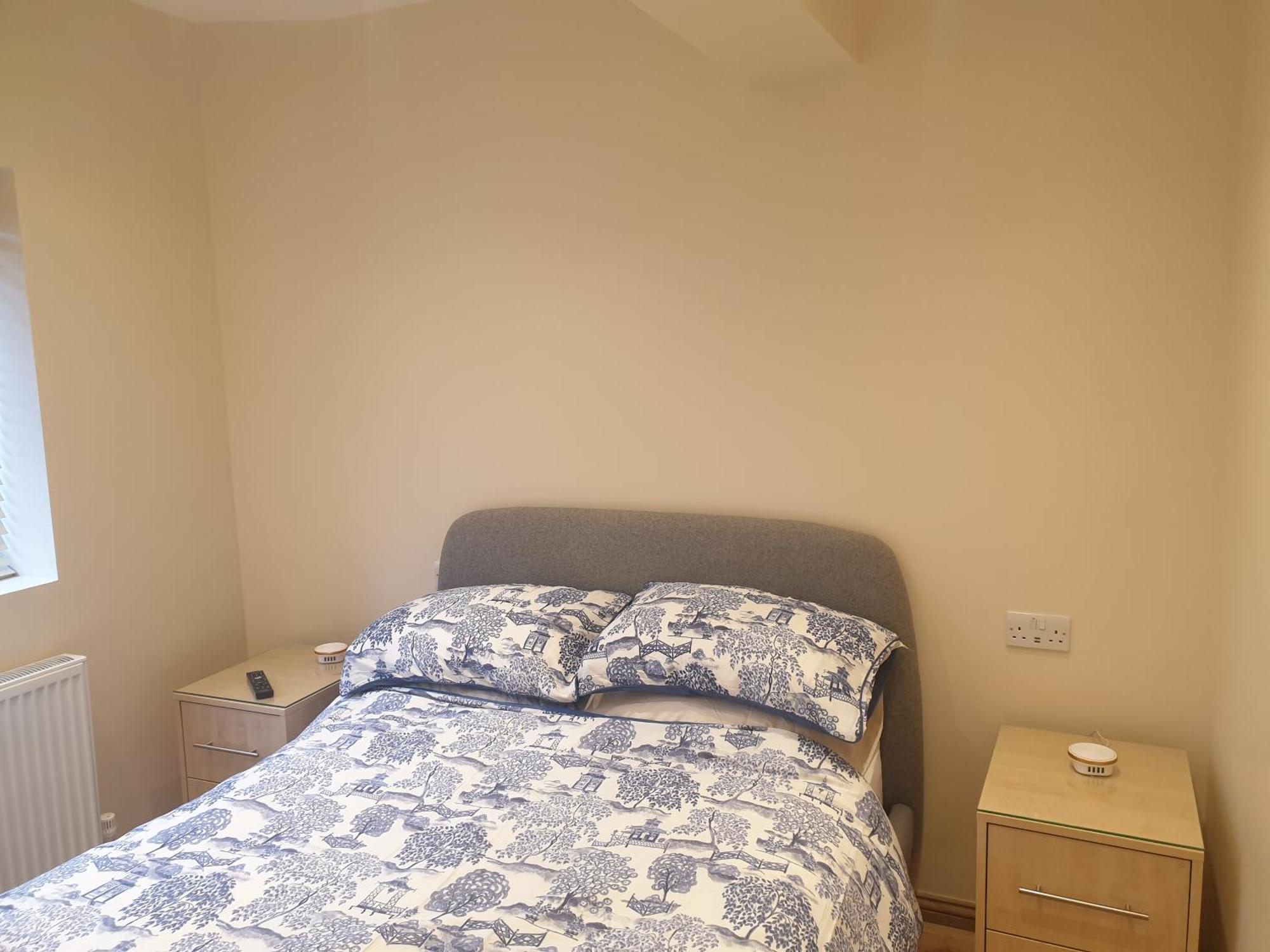 London Luxury Apartments 3 Bedroom Sleeps 8 With 3 Bathrooms 4 Mins Walk To Tube Free Parking Ilford Eksteriør bilde