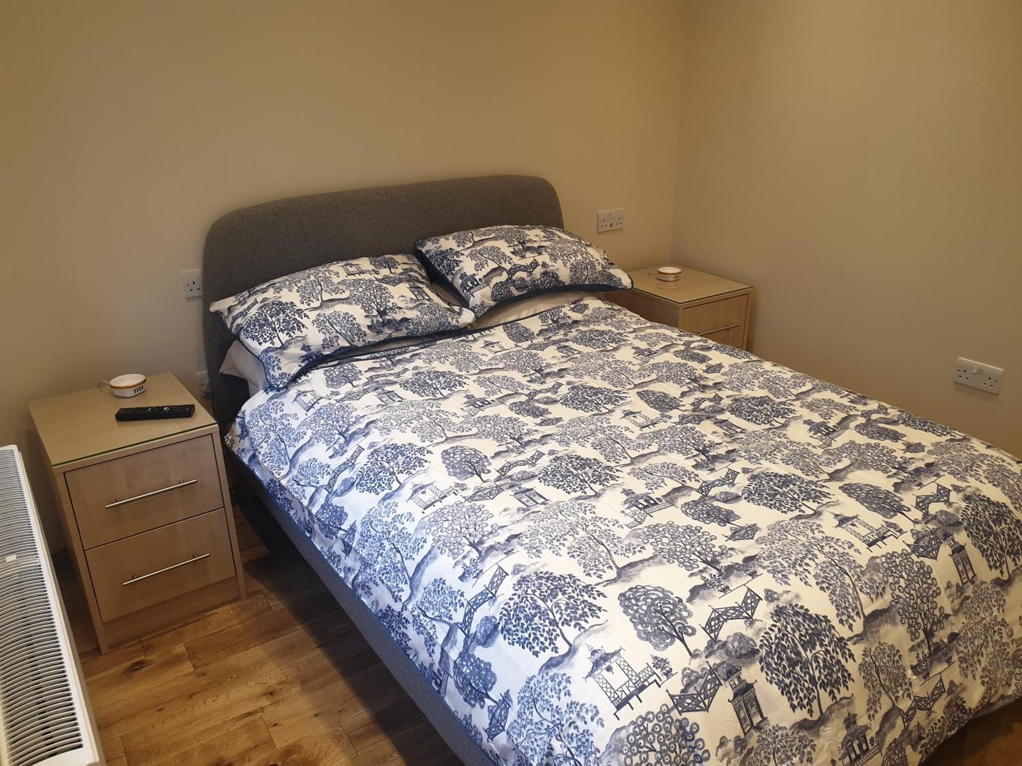 London Luxury Apartments 3 Bedroom Sleeps 8 With 3 Bathrooms 4 Mins Walk To Tube Free Parking Ilford Eksteriør bilde